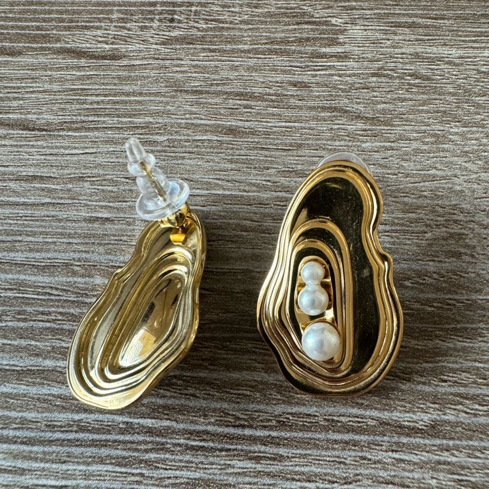 Anthropologie Gold and Pearl Earrings - Picture 4 of 4